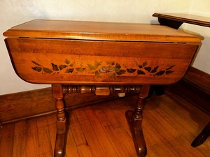 lot 175 image: Antique Drop Leaf Side Table Measuring 24 x 10 x 24