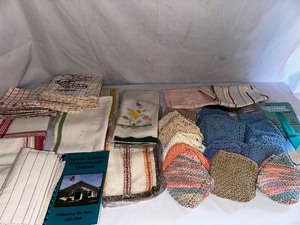 lot 177 image: Variety of Handmade Knit Washcloths and Dish Towels New