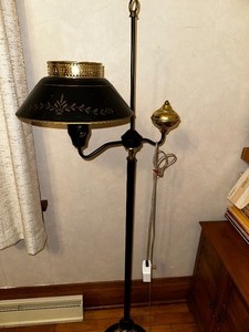 lot 192 image: Vintage Black and Gold Tone Toleware Style Floor Lamp