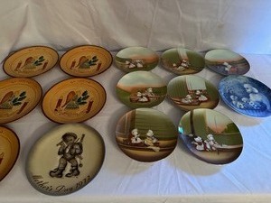 lot 193 image: Collection of Sun Bonnet Babies Plates Royal Bayreuth and Scmid Berta Hummel Plates - Estimated Value $100-150