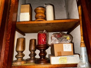 lot 209 image: Variety of Vintage Candels and Candle Holders
