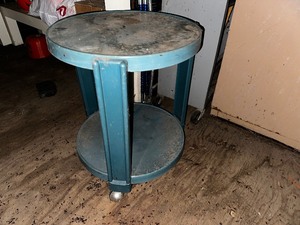 lot 450 image: Retro Blue Round Metal Table