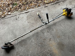 lot 463 image: McCullough Mac 95 Gas Powered Weed Trimmer
