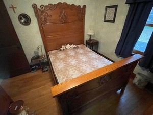 lot 251 image: Antique Hand Carved Bed Measuring 79 X 62 X 74 Bed Has Regular Length Side Rails As Well