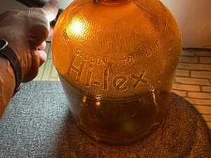 lot 336 image: Vintage Hi-Lex Amber Glass Jug
