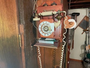 lot 355 image: Antique United States Phone