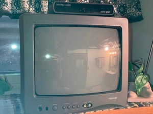 lot 362 image: Toshiba Television Set with Digital Stream Adapter