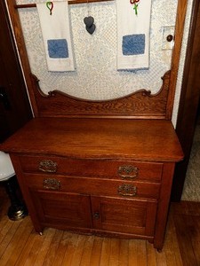lot 243A image: Antique Oak Washstand