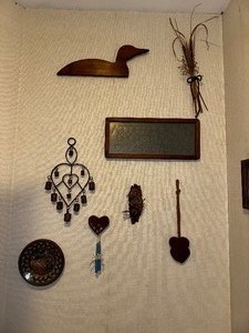 lot 367 image: Variety of Vintage Black Iron Decorations