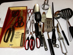 lot 284 image: Variety of Kitchen Tools as Seen in Photo