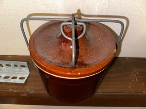 lot 368 image: Vintage Brown Glazed Stoneware Crock