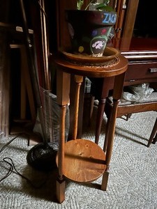 lot 75 image: Wood Plant Stand Measuring 31 Inches Tall With Handpainted Vase