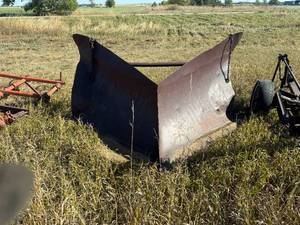 V-plow for truck or tractor