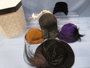 Ladies Vintage Hats & Box