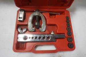 lot 288 image: flaring tool kit