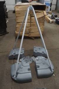 lot 84 image: telescopic water base with sky pole adapter