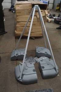lot 86 image: telescopic water base with sky pole adapter