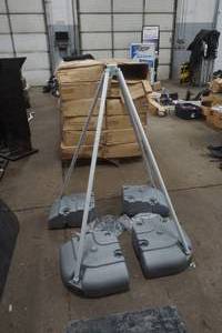lot 89 image: telescopic water base with sky pole adapter