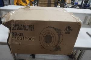 lot 148 image: electric blower
