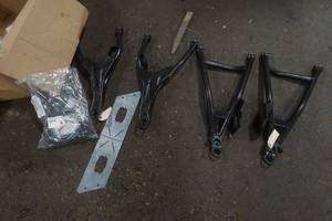 lot 153 image: Defender hard parts