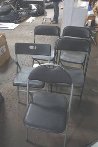 lot 173 image: folding chairs
