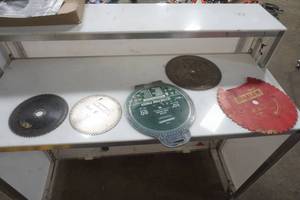 lot 195 image: saw blades