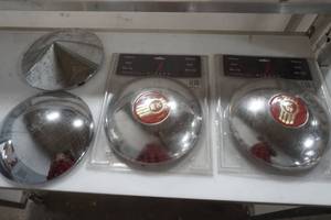 lot 201 image: hub caps