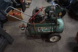 lot 204 image: Sears compressor