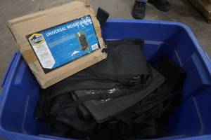 lot 25 image: flag pole bags