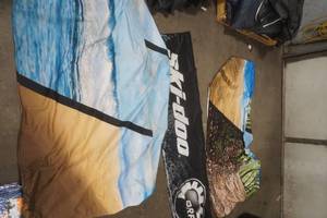 lot 50 image: tote of fabric signs