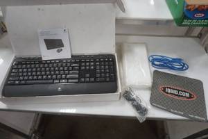 lot 56 image: Logitec keyboard