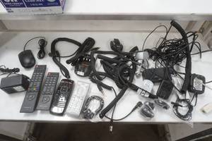 lot 61 image: radio accessories