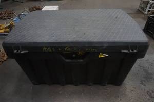 lot 302 image: large storage box