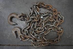 lot 305 image: chain
