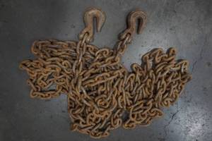 lot 307 image: chain