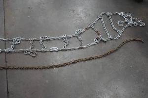 lot 313 image: tire chain