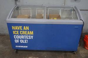 lot 324 image: Evinrude Ice Cream freezer