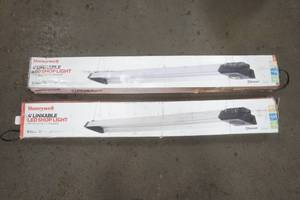 lot 357 image: LED shop light