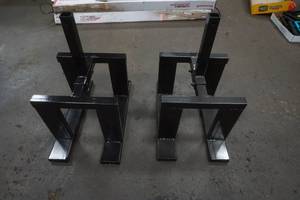 lot 358 image: metal bracket