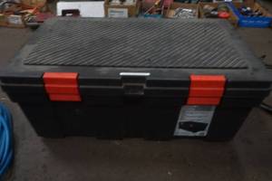 lot 367 image: USC storage locker