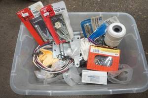 lot 392 image: hardware lot