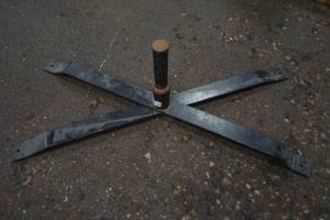 lot 414 image: flag stand base
