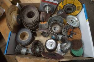 lot 423 image: grinding brushes
