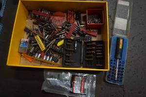 lot 440 image: tool lot