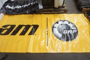 lot 460 image: banners