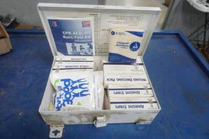 lot 539 image: first aid kit