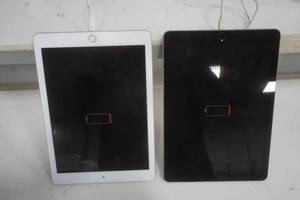 lot 578 image: 2 iPads