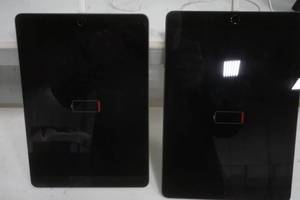 lot 580 image: 2 iPads