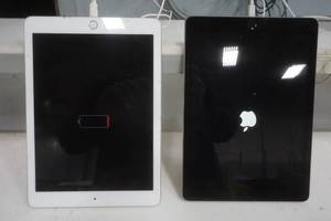 lot 585 image: 2 iPads