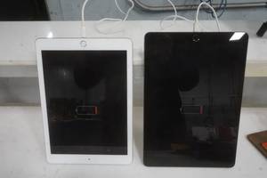 lot 594 image: 2 iPads